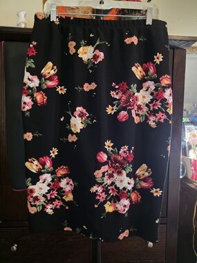 SHEIN Black Floral Pencil Skirt with Pink & Yellow Blooms